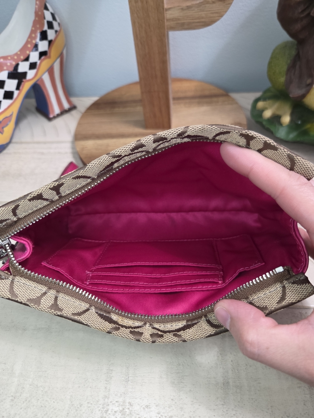 Coach Brown Signature Canvas with Hot Pink Leather Wristlet Clutch,EUC - Picture 12 of 14